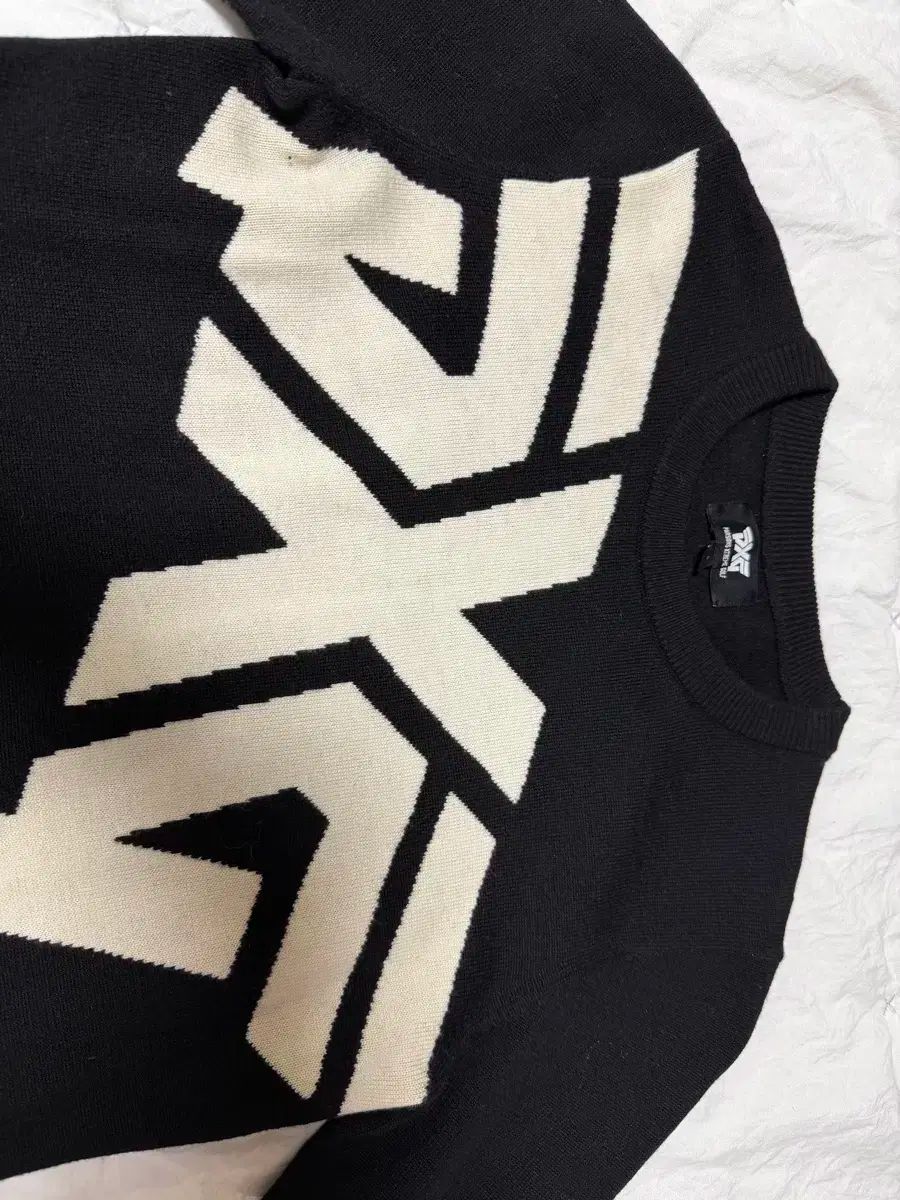 PXG ブラック ロゴ ニット セーター