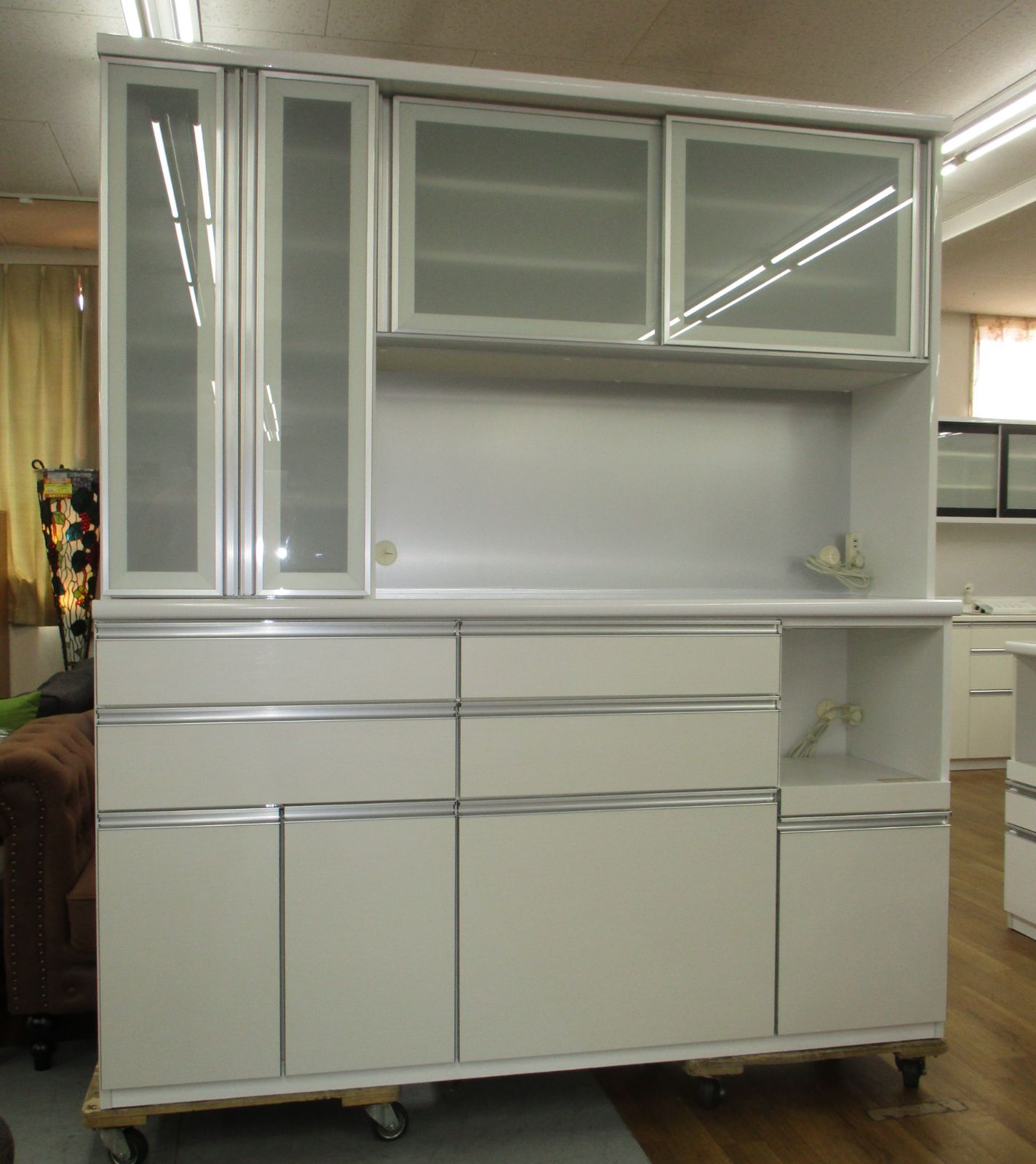 R066 最高級 古賀家具 大型キッチンボード、食器棚、幅174cm Used  