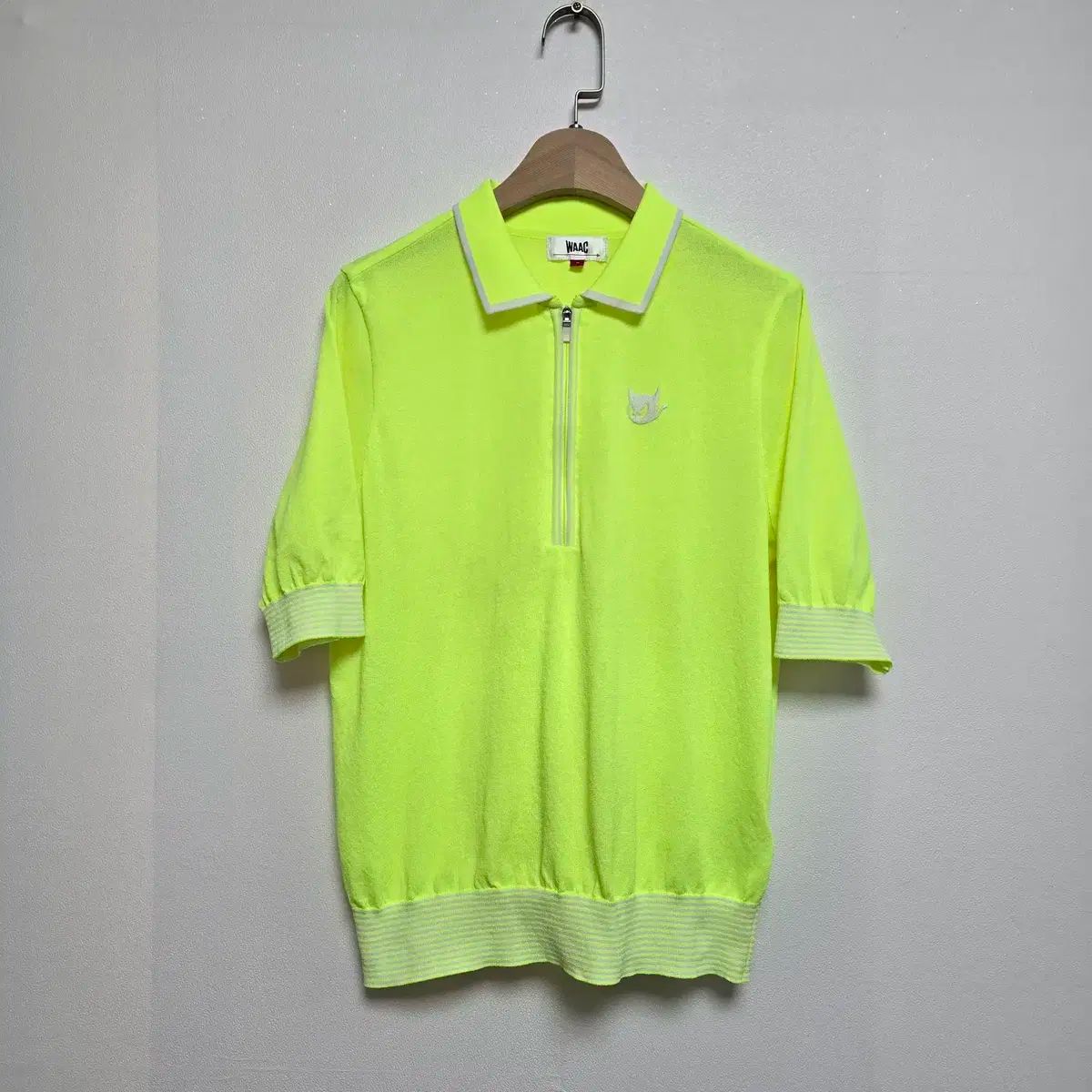 【雷市場（ポンジャン）商品韓国直送】 ワック(WACC ) ゴルフ レディース 半袖 ニット Tシャツ 蛍光グリーン ( 95 ）