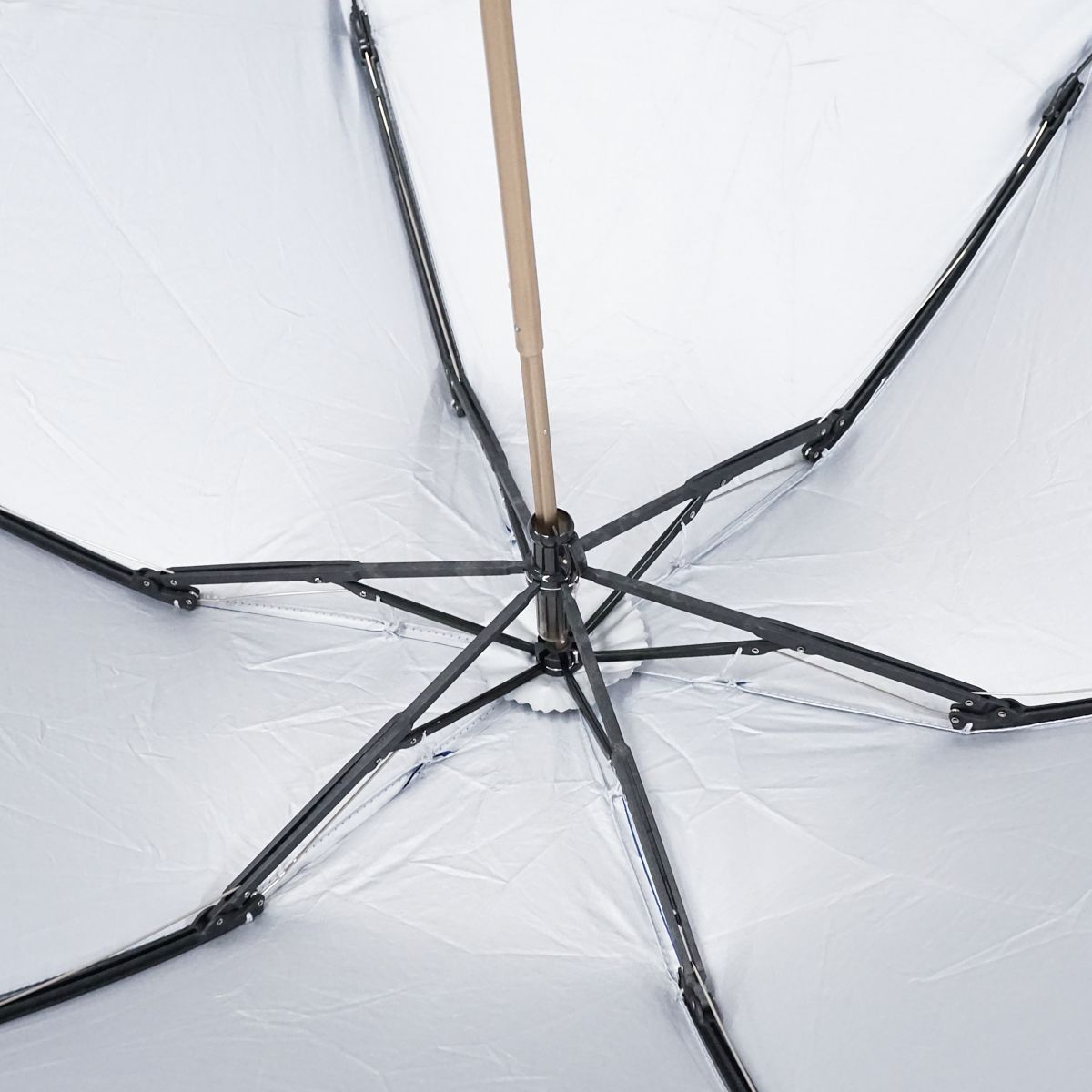 特価店美品　折りたたみ 晴雨兼用日傘 50cm ディズニー 塔の上のラプンツェル 小物