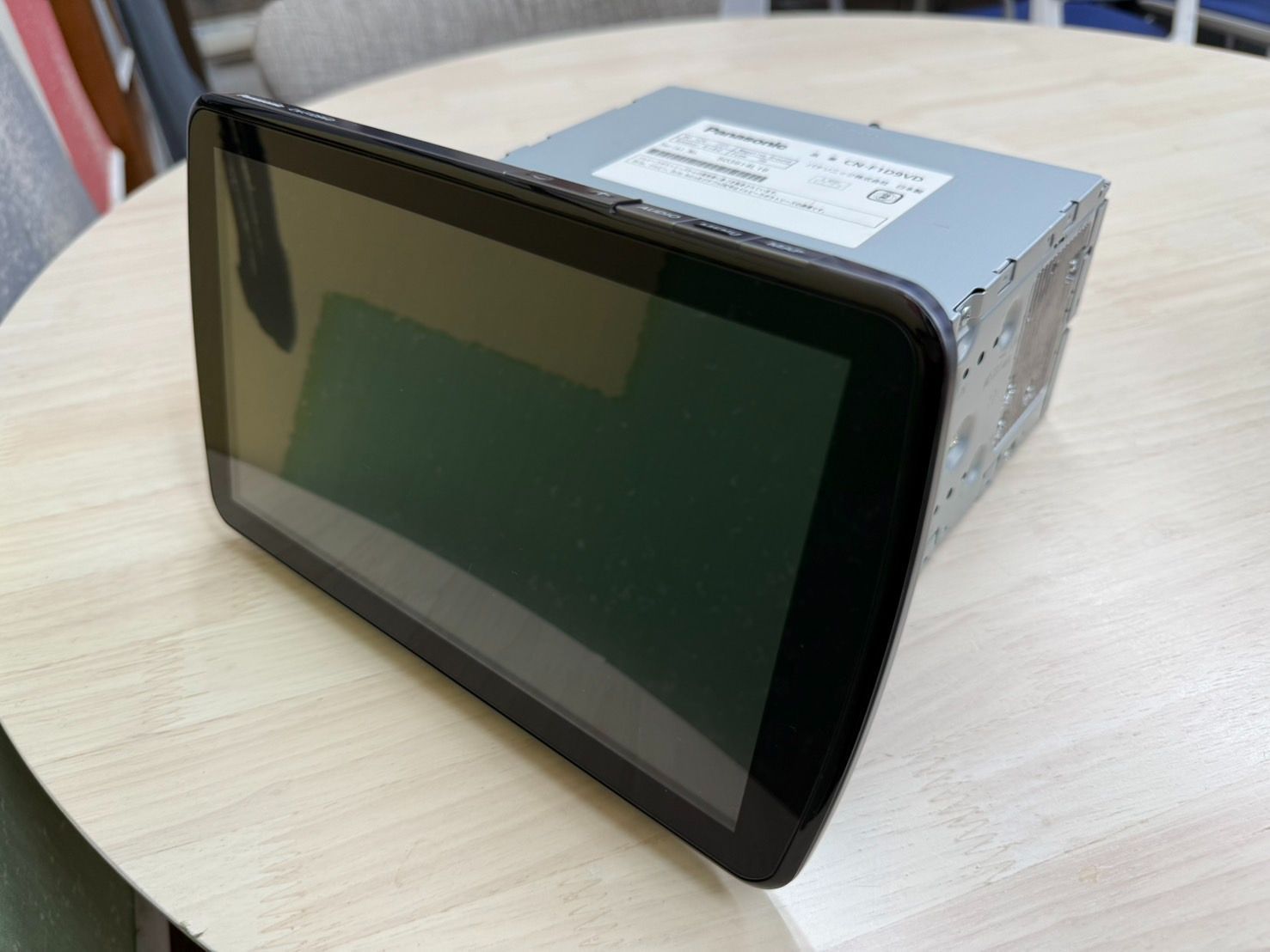 9インチフローティングナビ