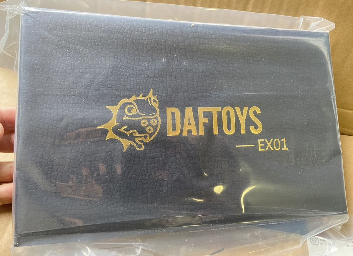 DAFTOYS 1/6 ブルース・ウェイン 専用 スーツセット Amazon.co.jp: DAFTOYS 1/6 ブルース・ウェイン 専用 スーツ