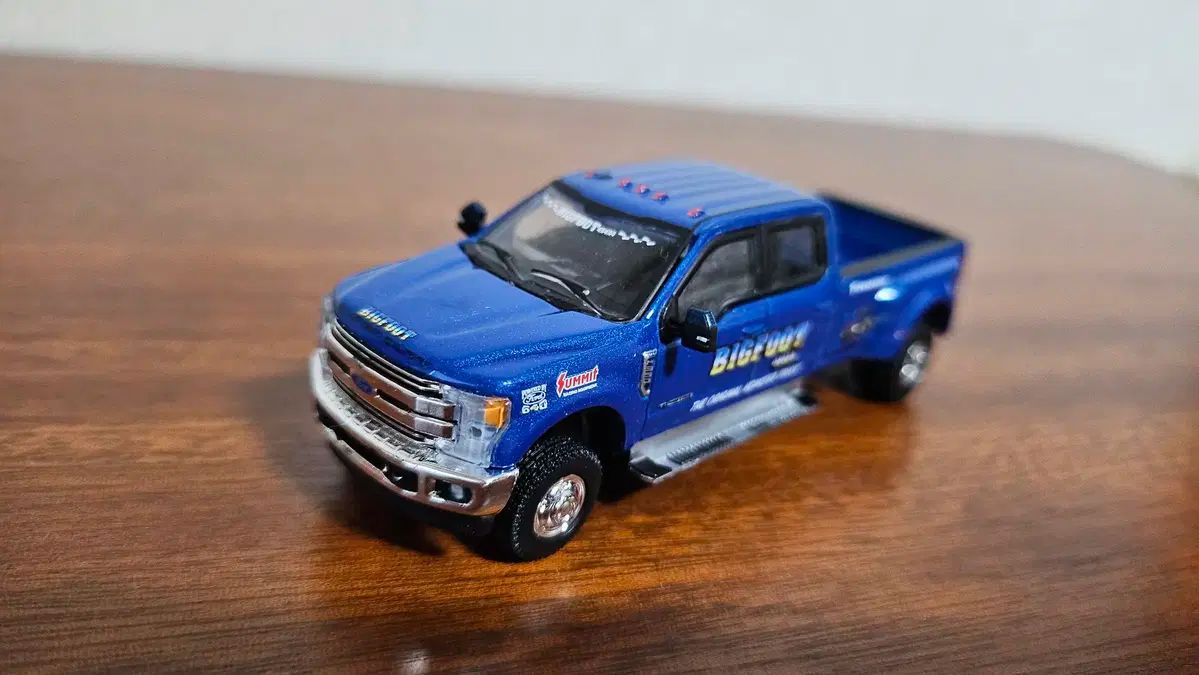 グリーンライト 1 ： 64 フォード F ー 350 ビッグフット