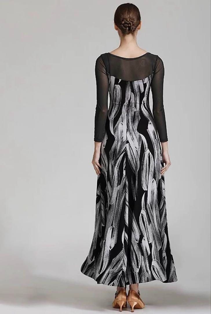 新品未使用 スタンダード向きワンピース 練習着にも 目立つデザインで