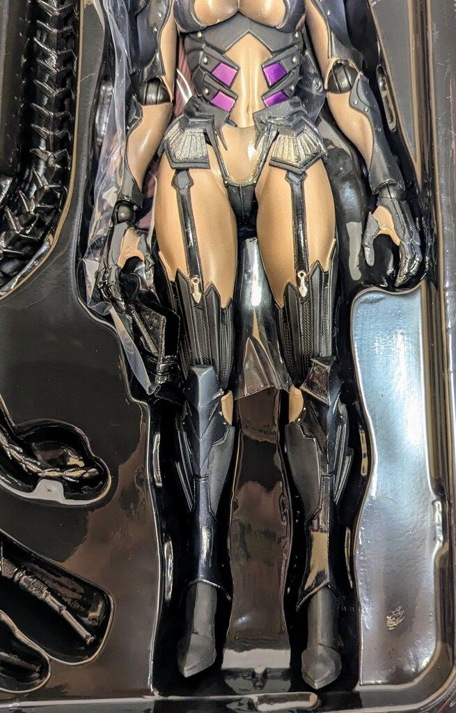 ANYCCS - DC Comics VARIANT PLAY ARTS改(ヴァリアントプレイアーツ改) DESIGNED BY TETSUYA NOMURA キャットウーマン DCコミックス 完成品 可動フィギュア スクウェア・エニックス Amazon.co.jp: DC Comics VARIANT PLAY ARTS改 DESIGNED BY