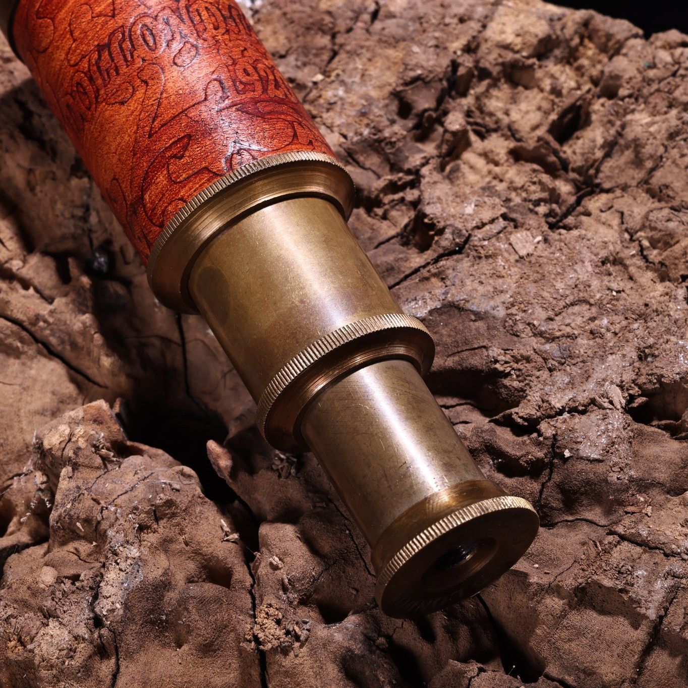 早期収集 銅製細工 精密儀器 望遠鏡 箱付 収蔵佳品 旧家蔵出し銅製 細作 望遠鏡 精密儀器 置物 箱付 根付 供養品 古美術品 収集家