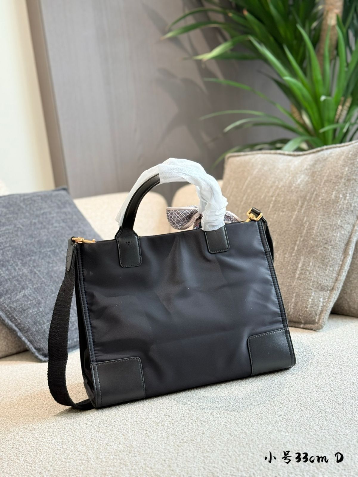新品未使用 Tory Burch トートバッグ パッファ エラ ナイロン 黒 TORY BURCH エラ ナイロン トートバッグ ? 26.5×33×11cm [本日
