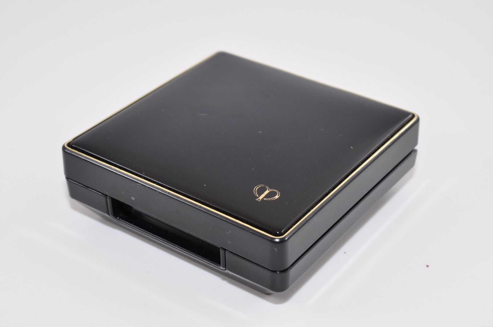 Cle de Peau Beaute クレドポーボーテ オンブルクルールソロ 114 アイ