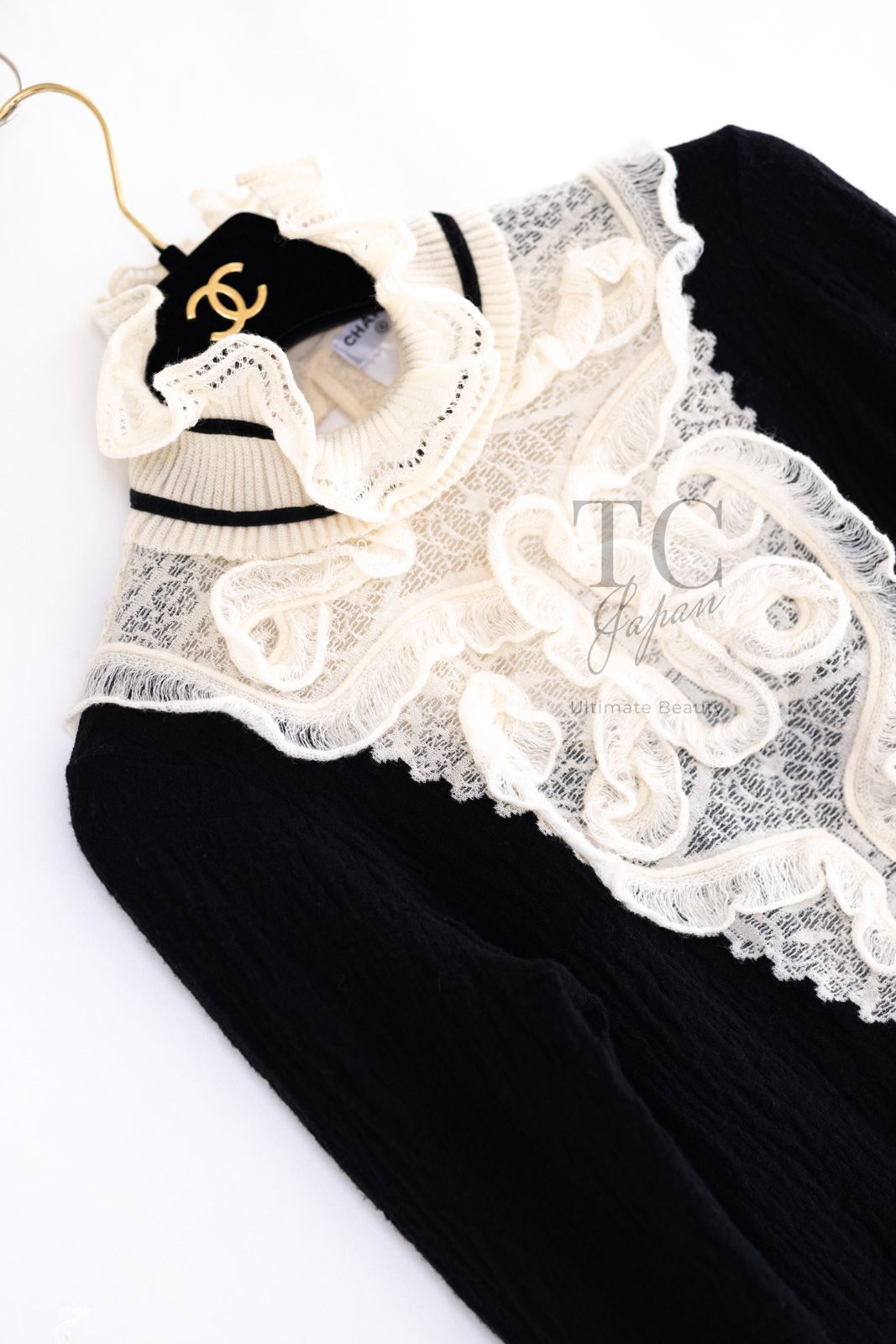 CHANEL - シャネル トップス セーター CHANEL ブラック アイボリー ウール アルパカ ソフト ストレッチ ニット メティエダール 超美品 34 36 シャネル トップス セーター CHANEL ブラック アイボリー ウール