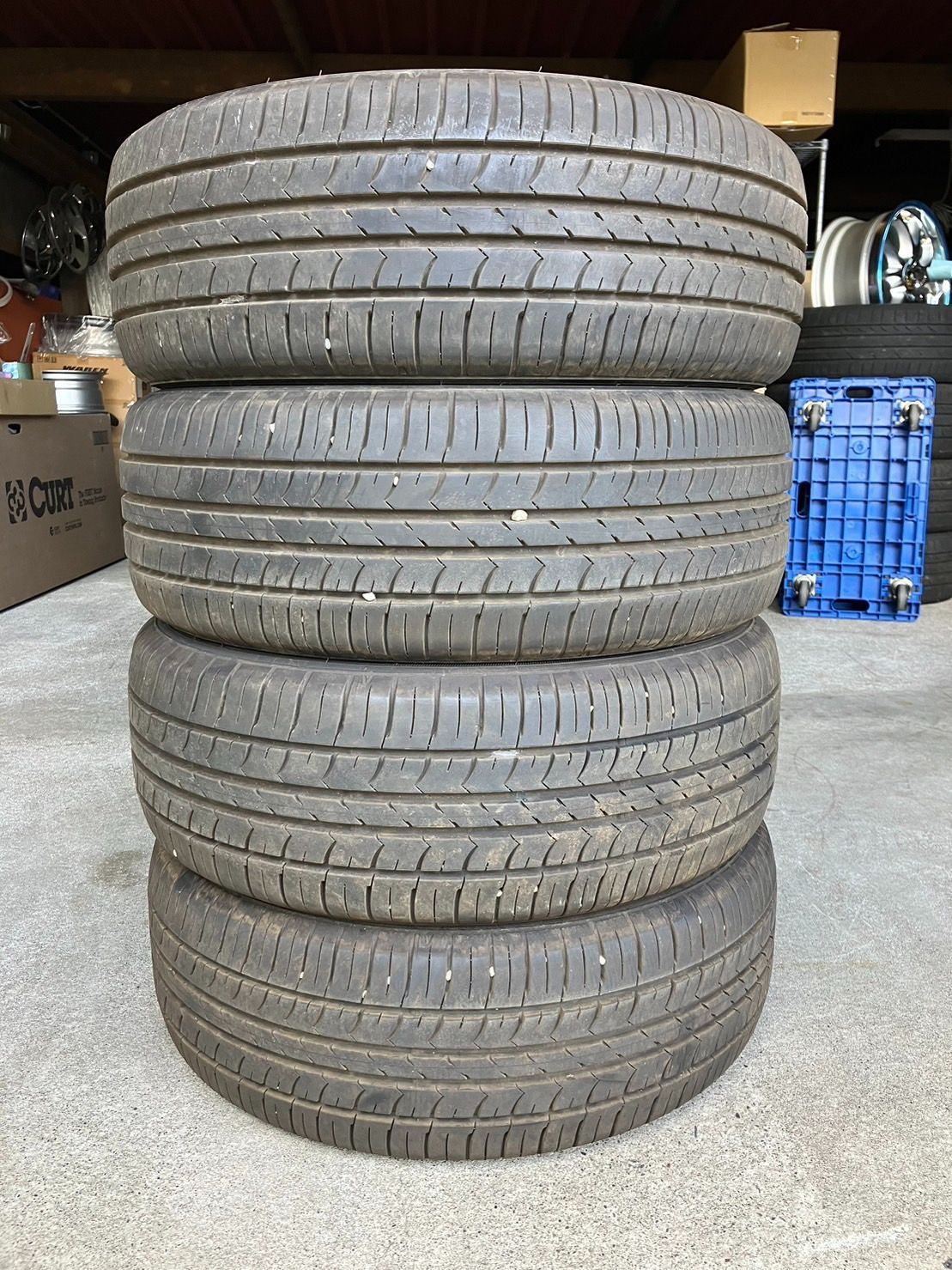 送料込み！ 最終値下げ！ グッドイヤー EffcientGrip ECO 205/55R16 4