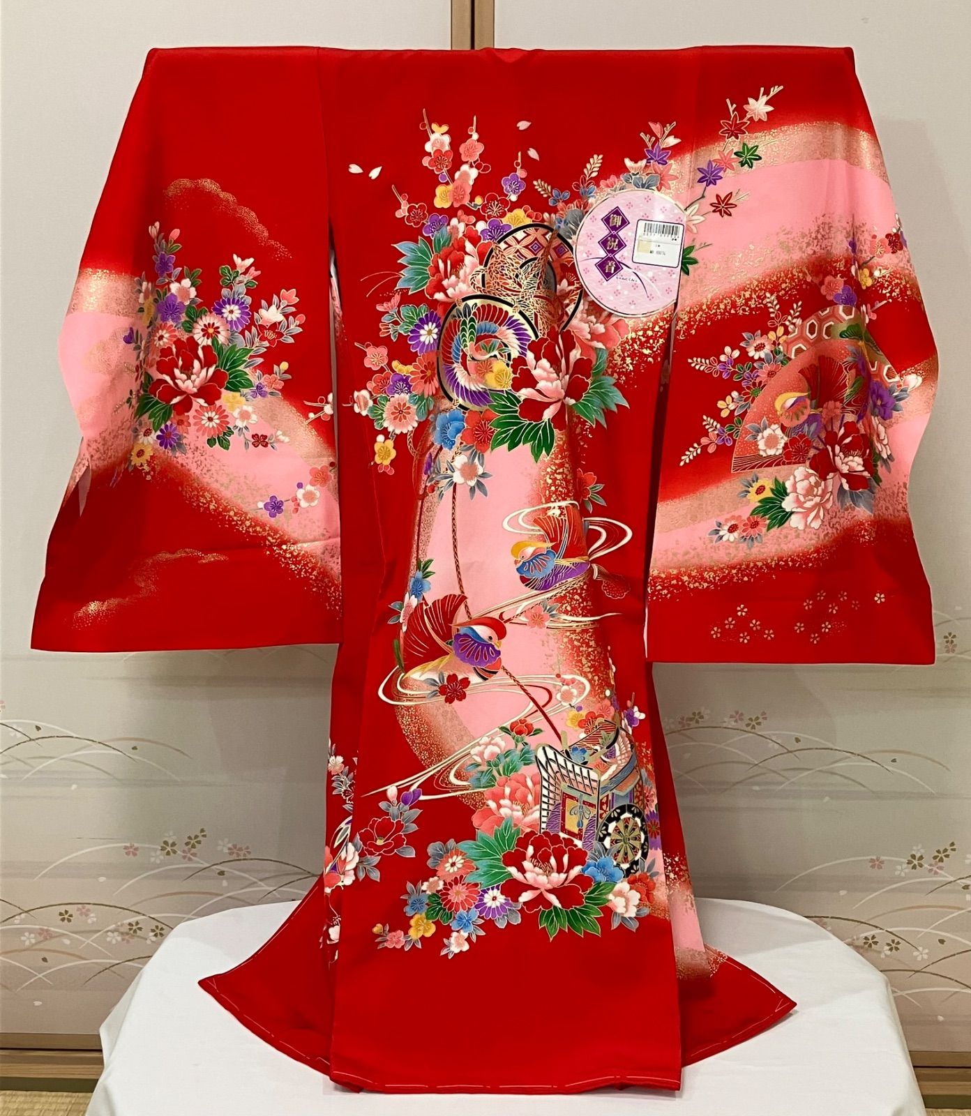 MG1157RE タグ付き 正絹一つ身着物 宮参り着 紐付き 赤 レッド 鼓 鴛鴦 おしどり 花 御所車 ピンク 七五三 0～３歳 女の子 女児 初着 産着 掛け着 小裁ち 熨斗目 赤ちゃん 和装 和柄 和風