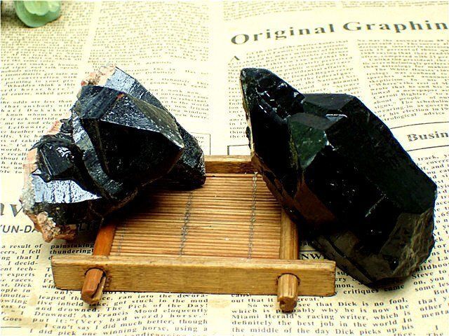 チベット産天然モリオン(黒水晶）原石B85C3/110C26D チベット産天然モリオン(黒水晶）原石B85C3/110C26D - メルカリ