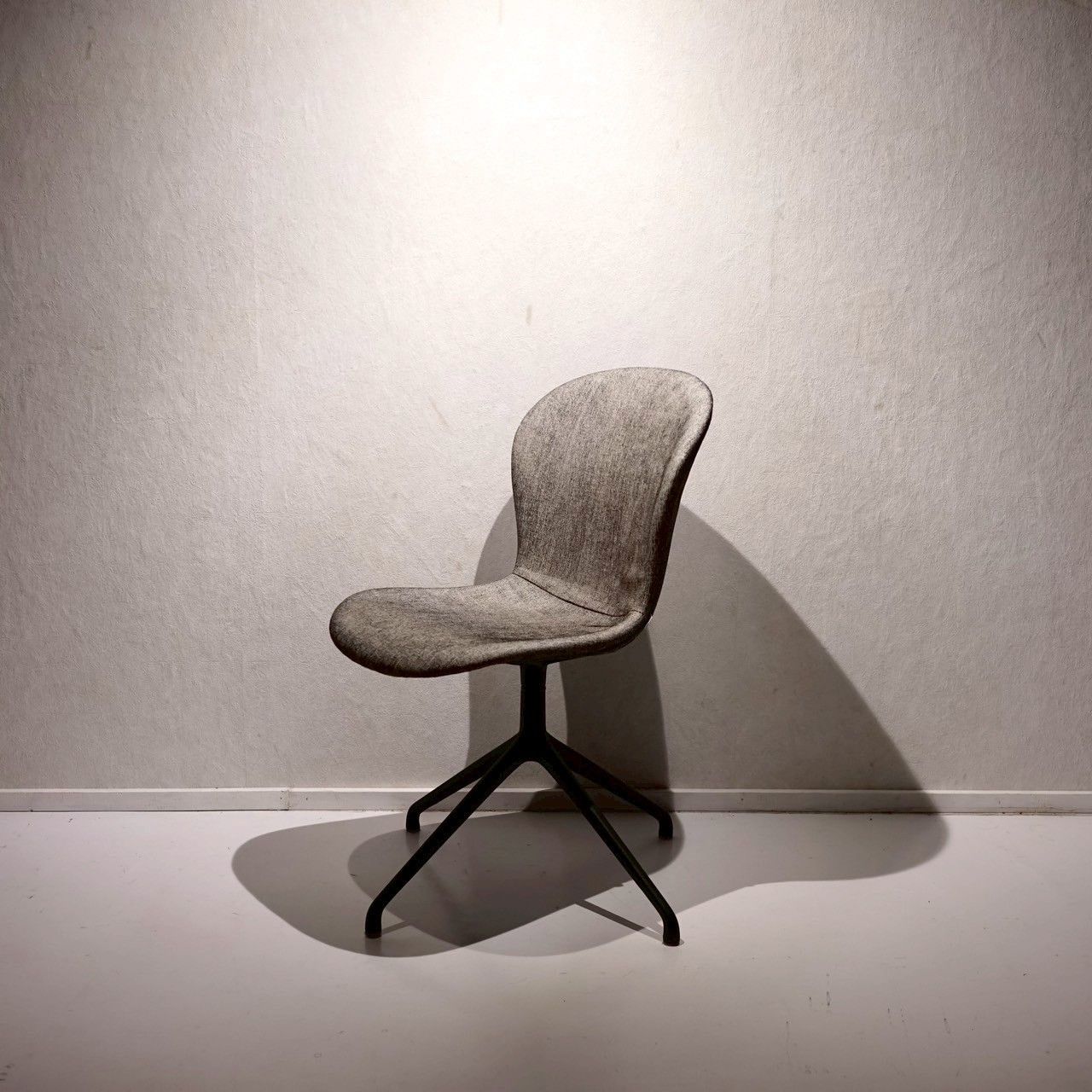 BoConcept ボーコンセプト Adelaide チェア 回転ベース付き⑧