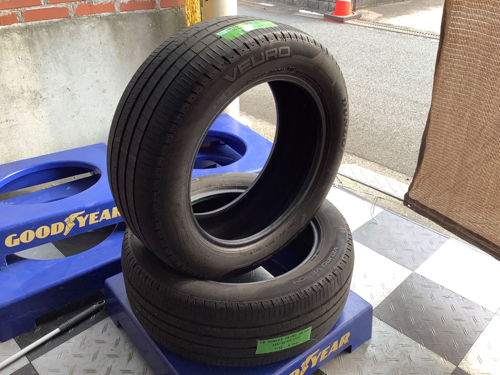 Amazon.co.jp: ダンロップ(DUNLOP) 215/55R18 95V 1本 静粛性