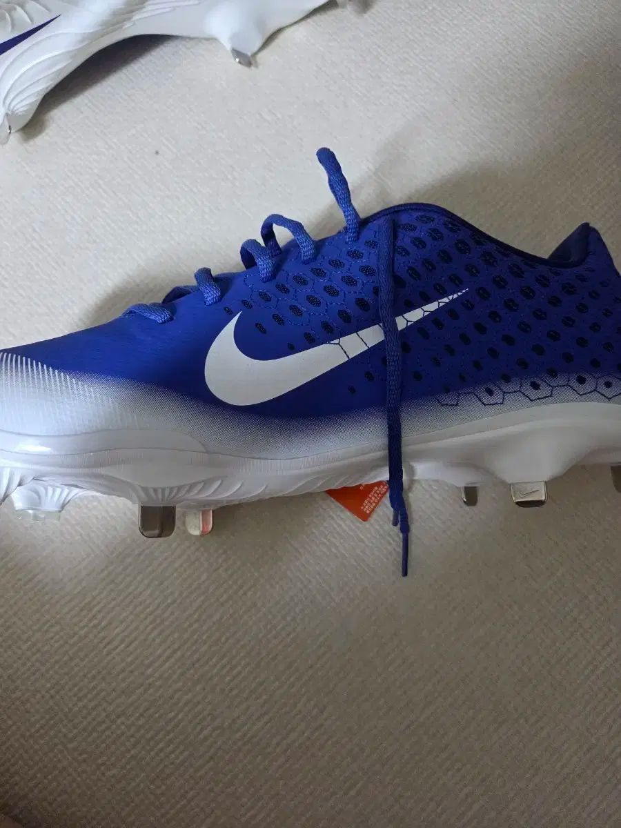 アンダーアーマー スパイク オーセンティック 34 ハーパーモデル アンダーアーマー スパイク オーセンティック 34 ハーパーモデル