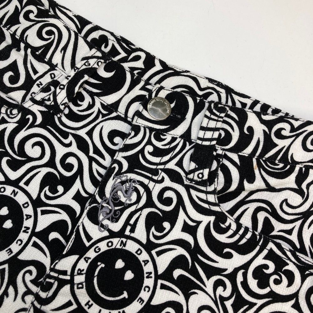 サイズ：1 DANCE WITH DRAGON ダンスウィズドラゴン ハーフパンツ 総柄 ブラック系 [240101301723]# ゴルフウェア メンズ ストスト