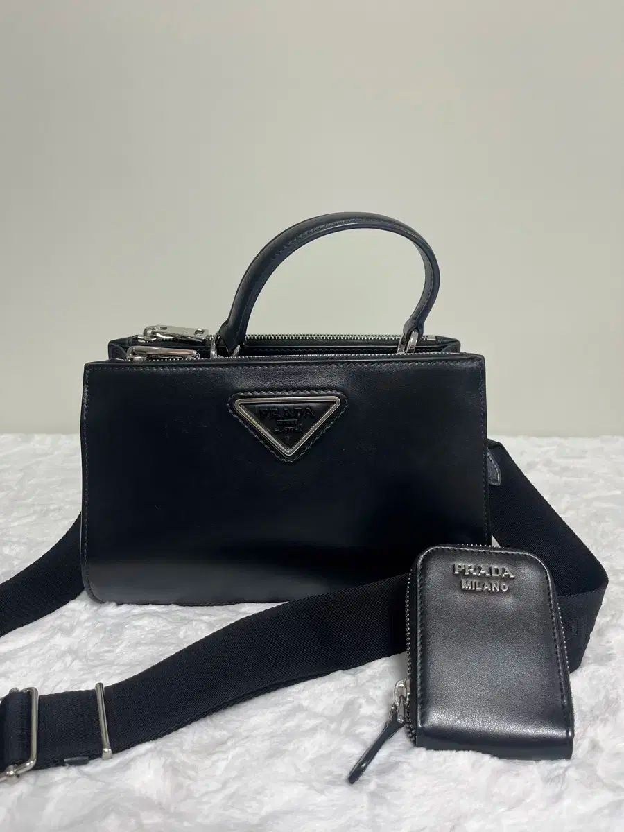 PRADA プラダ