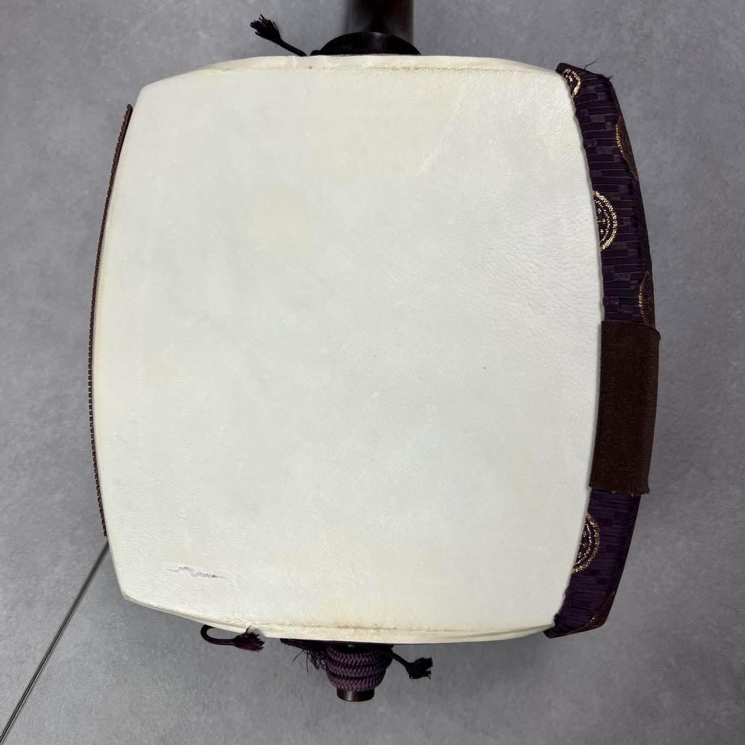 高級品 細棹長唄三味線 子持ち綾杉胴 紅木 一枚溝 レザーハードケース