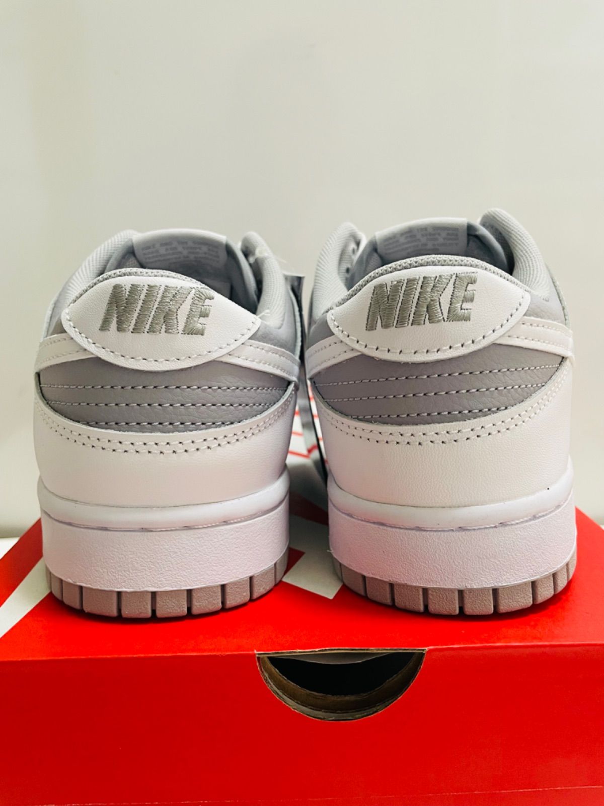 NIKE DUNK LOW グレーアンドホワイト ダンクロー - メルカリ
