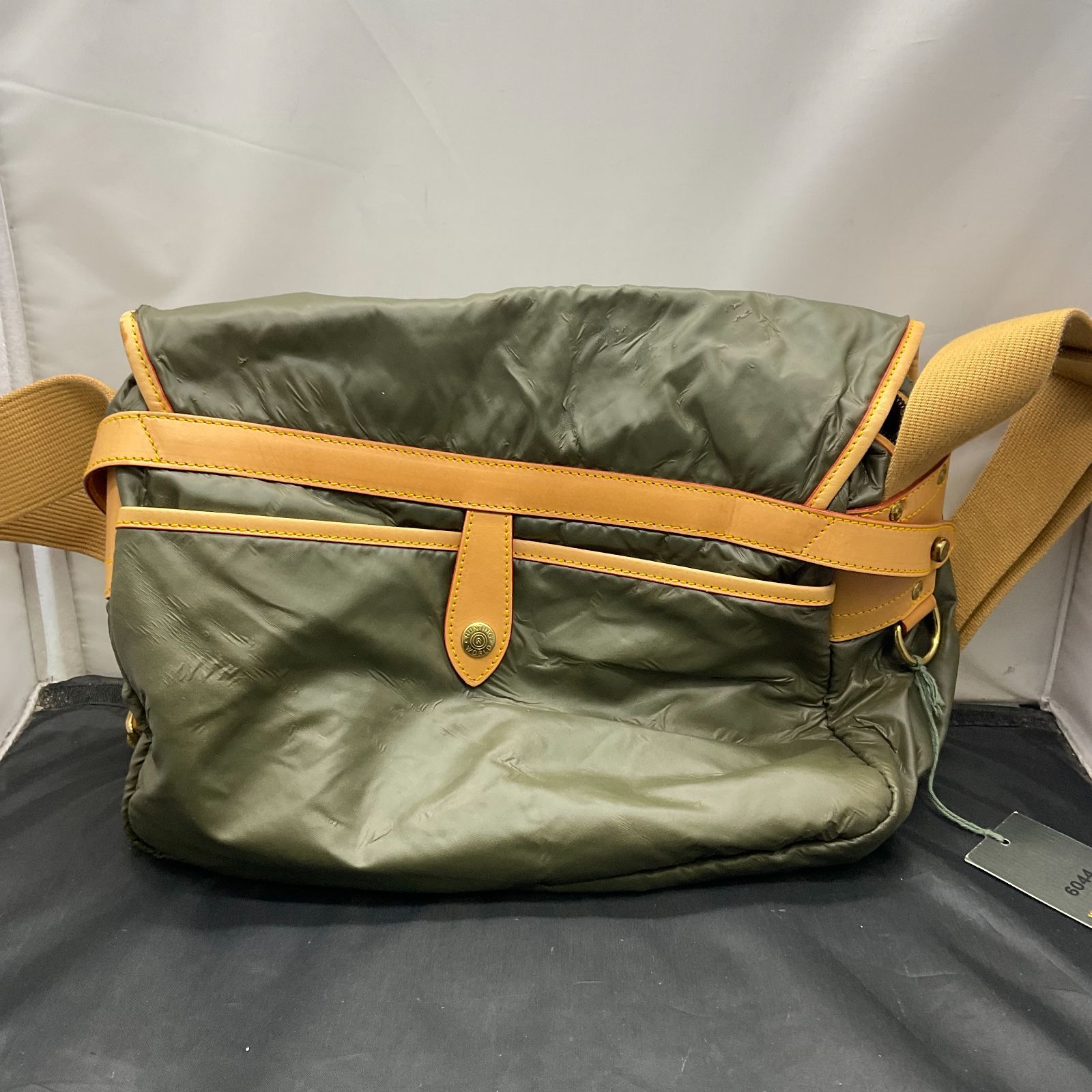 バッグ B25043701