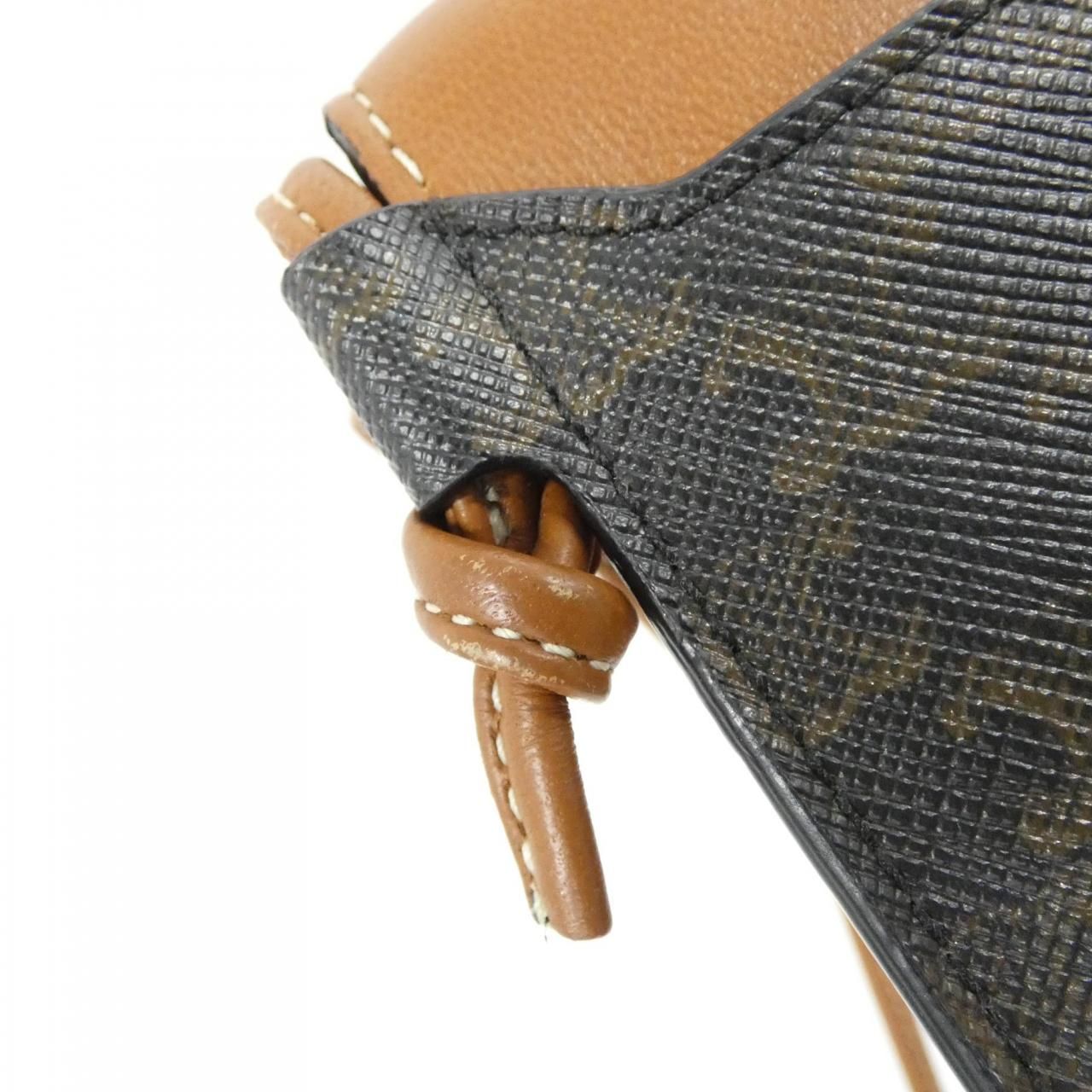 セリーヌ 10G332EGN