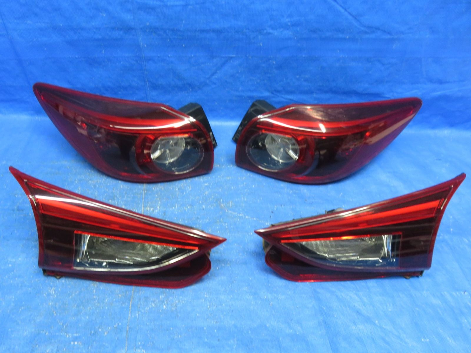 LA6924 点灯OK マツダ BM5FS アクセラ スポーツ テールライト テールランプ ４点セット 純正 KOITO 220-41981 BMEFS 小傷