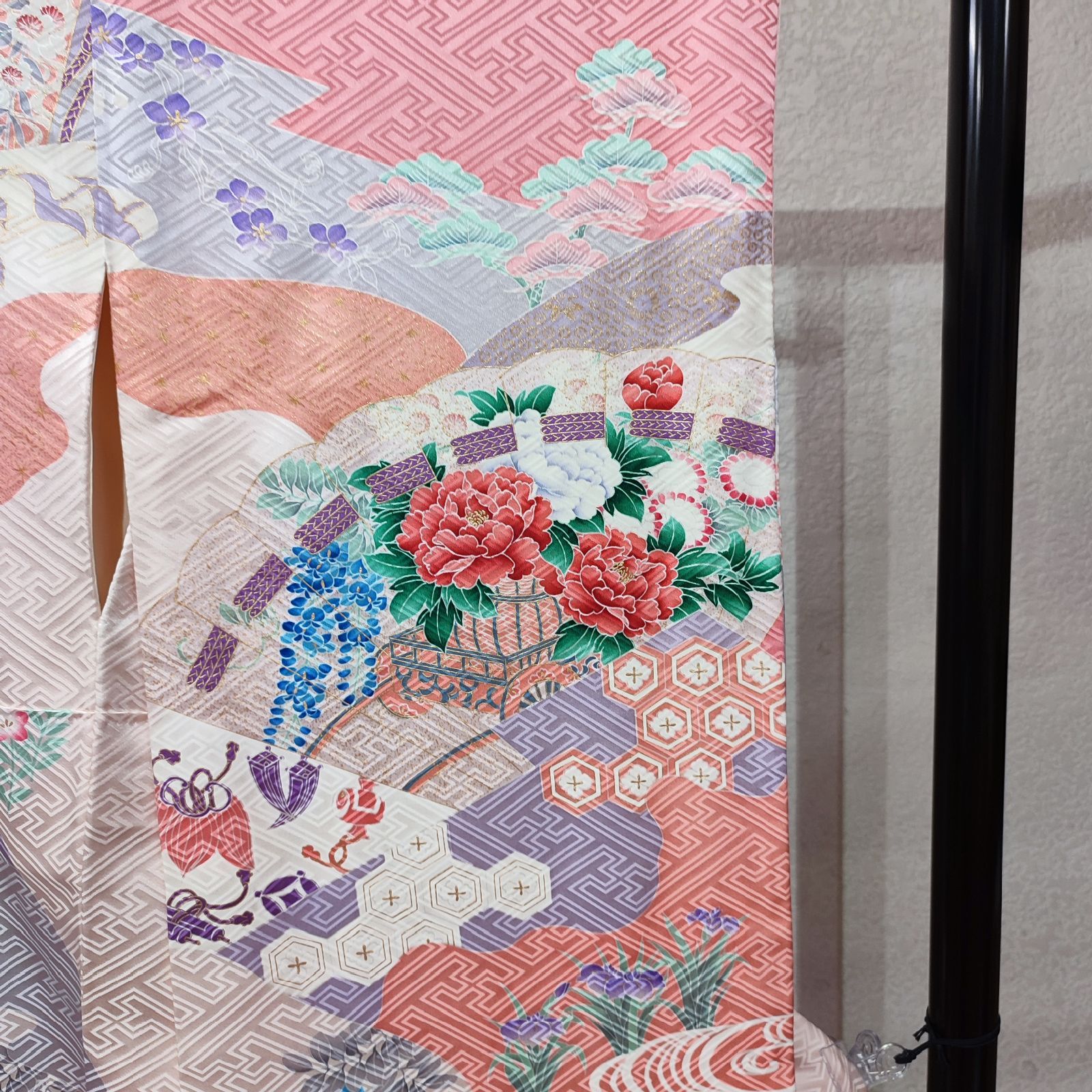 美品　振袖　正絹　綸子　薄ピンク 美品 振袖 正絹 綸子 薄ピンク