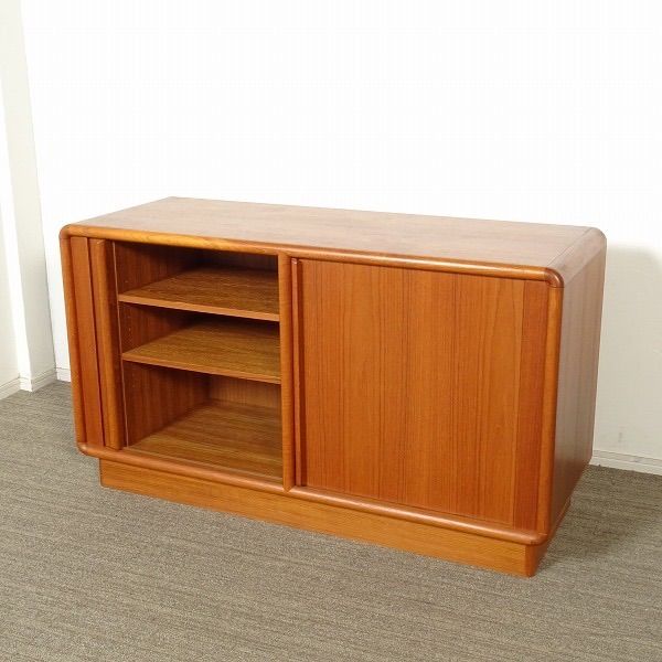 蛇腹扉付サイドボード