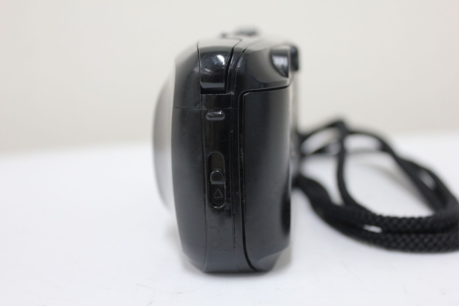 OLYMPUS μ[mju:] ブラック　コンパクトフィルムカメラ フィルムカメラ】OLYMPUS μ 初代！ と過ごした寒い冬 / ハードオフで