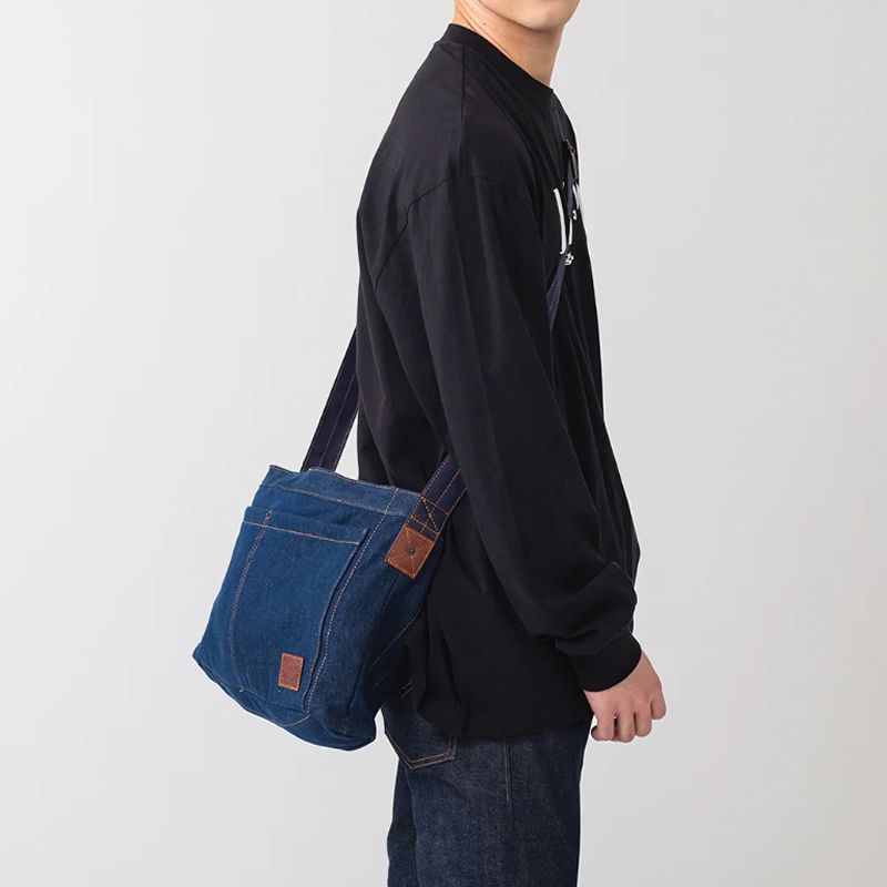 【美品】リーバイス LEVIS ビンテージメッセンジャーバッグ ショルダー 美品】リーバイス LEVIS ビンテージメッセンジャーバッグ ショルダー