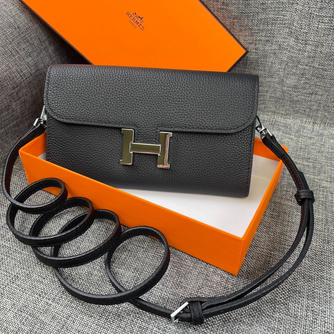 希少】HERMES (エルメス) □ コンスタンス トゥー ゴー 財布 - メルカリ