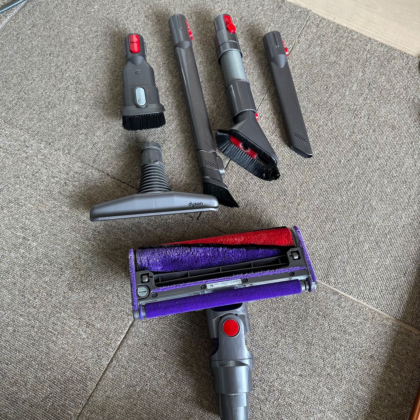 美品】 Dyson Cyclone V10 Fluffy SV12 FF コードレススティック 