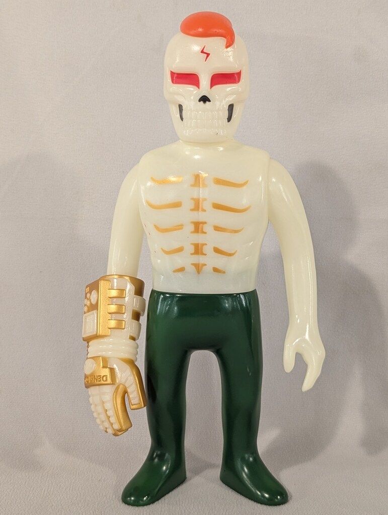 PUNKDRUNKERS SKULLTOYS GUY2 ガイツ 蓄光 グローブ付 PUNKDRUNKERS SKULLTOYS GUY2 ガイツ 蓄光 グローブ付