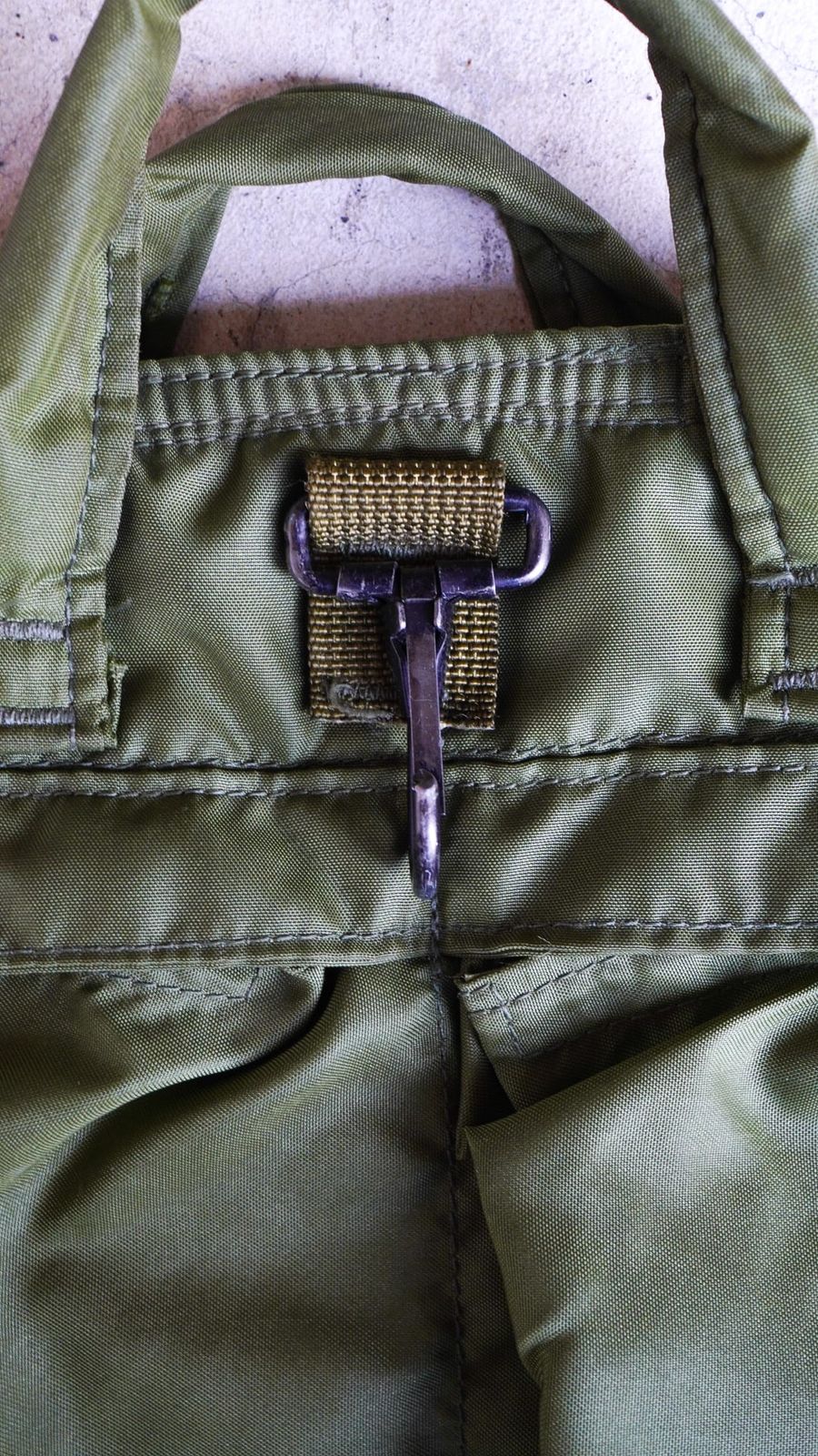 米軍 実物 ヘルメットバッグ ブラスジップ 米軍実物希少ブラスジッパー年代ヘルメットバッグ〉米軍84年製