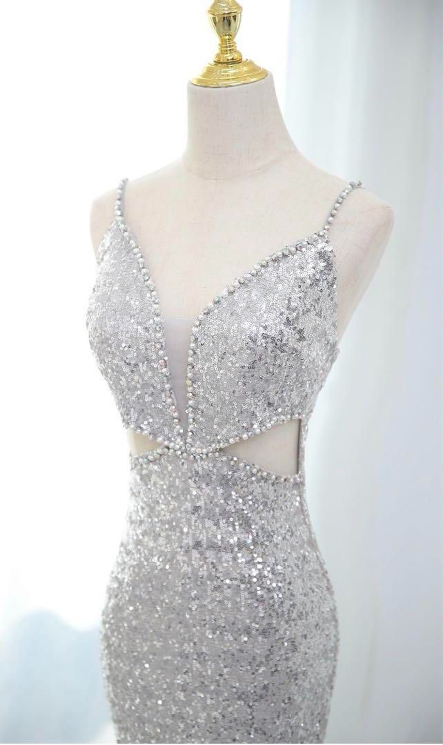 総スパンコールのオシャレなデザインのロングイブニングドレス