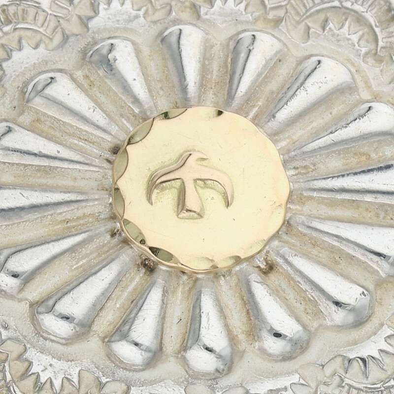 卍