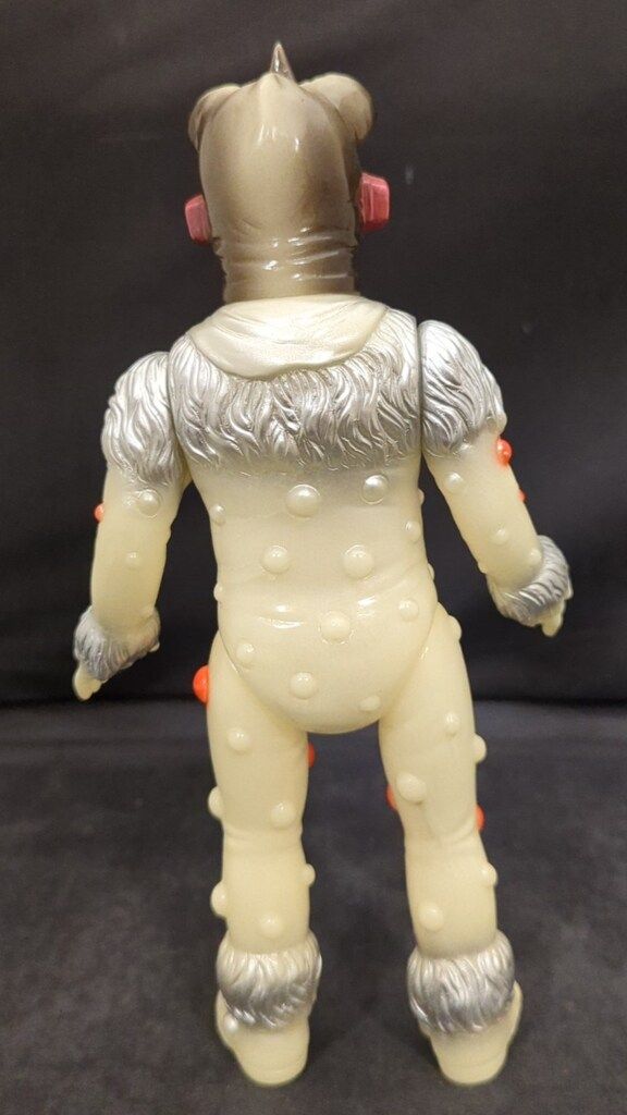 B-CLUB ブルマァク復刻怪獣シリーズ ナックル星人(蓄光版) - メルカリ