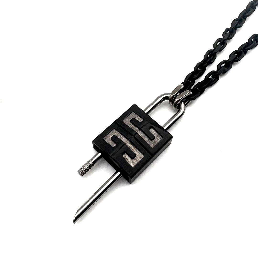 ✨未使用保管品✨GIVENCHY ネックレス パドロック ブラック シルバー ✨未使用保管品✨GIVENCHY ネックレス パドロック ブラック
