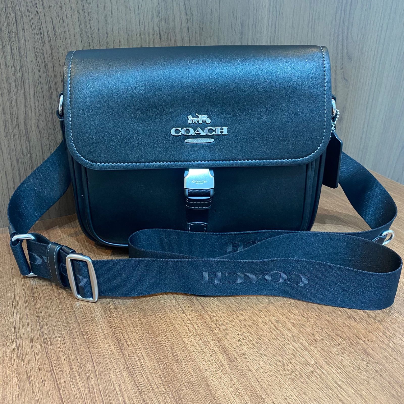 未使用品】COACH コーチ バッグ ショルダーバッグ CR098 SVBK 