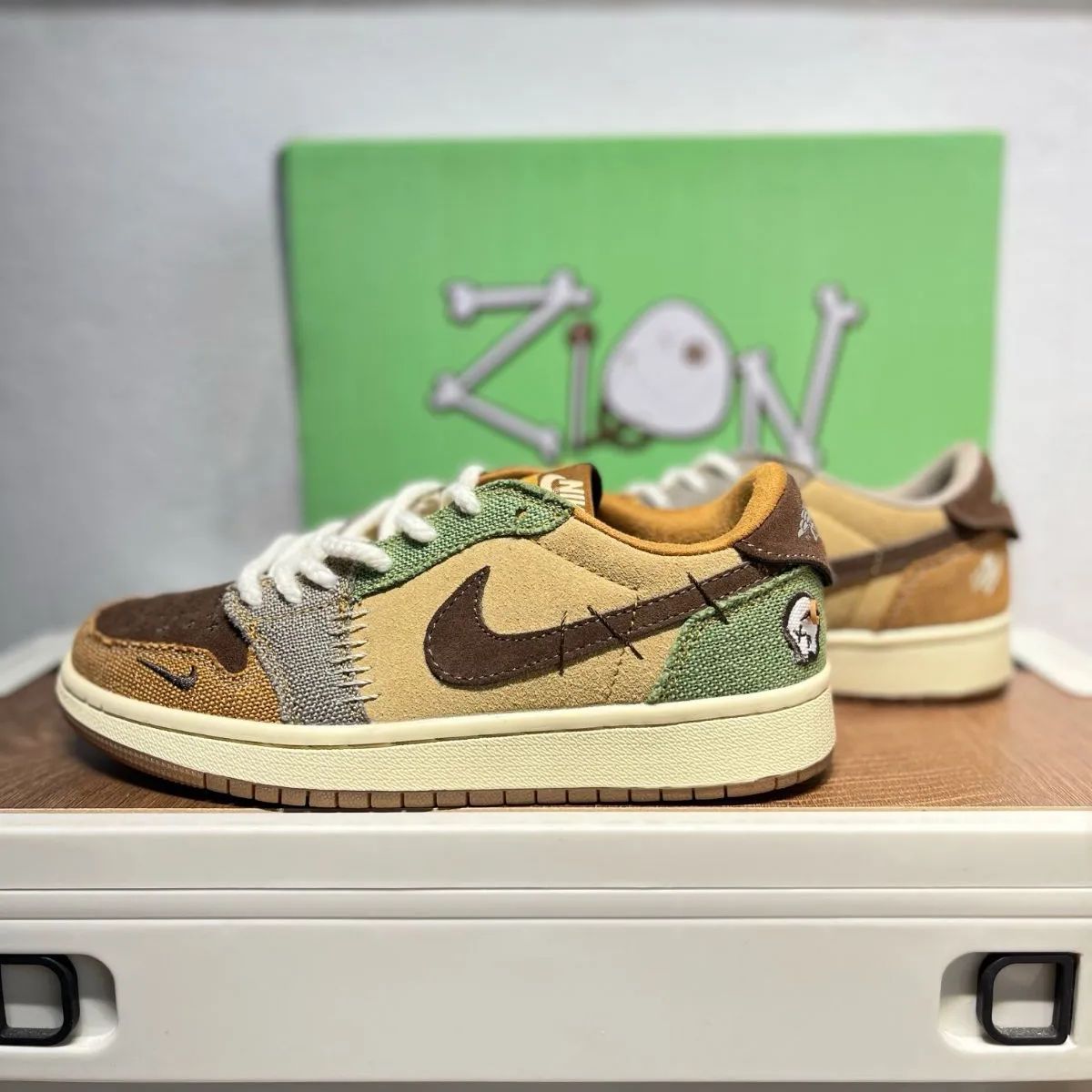 NIKE ナイキ ×Zion Williamson AIR JORDAN 1 RETRO LOW DZ7292-200 ザイオンウィリアムズ エアジョーダン1 ローレトロスニーカー マルチカラー