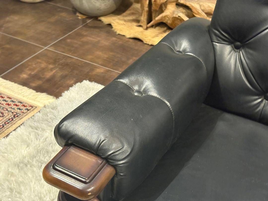 ②karimoku カリモク レザーソファ 本革 リベット打ち アンティーク G