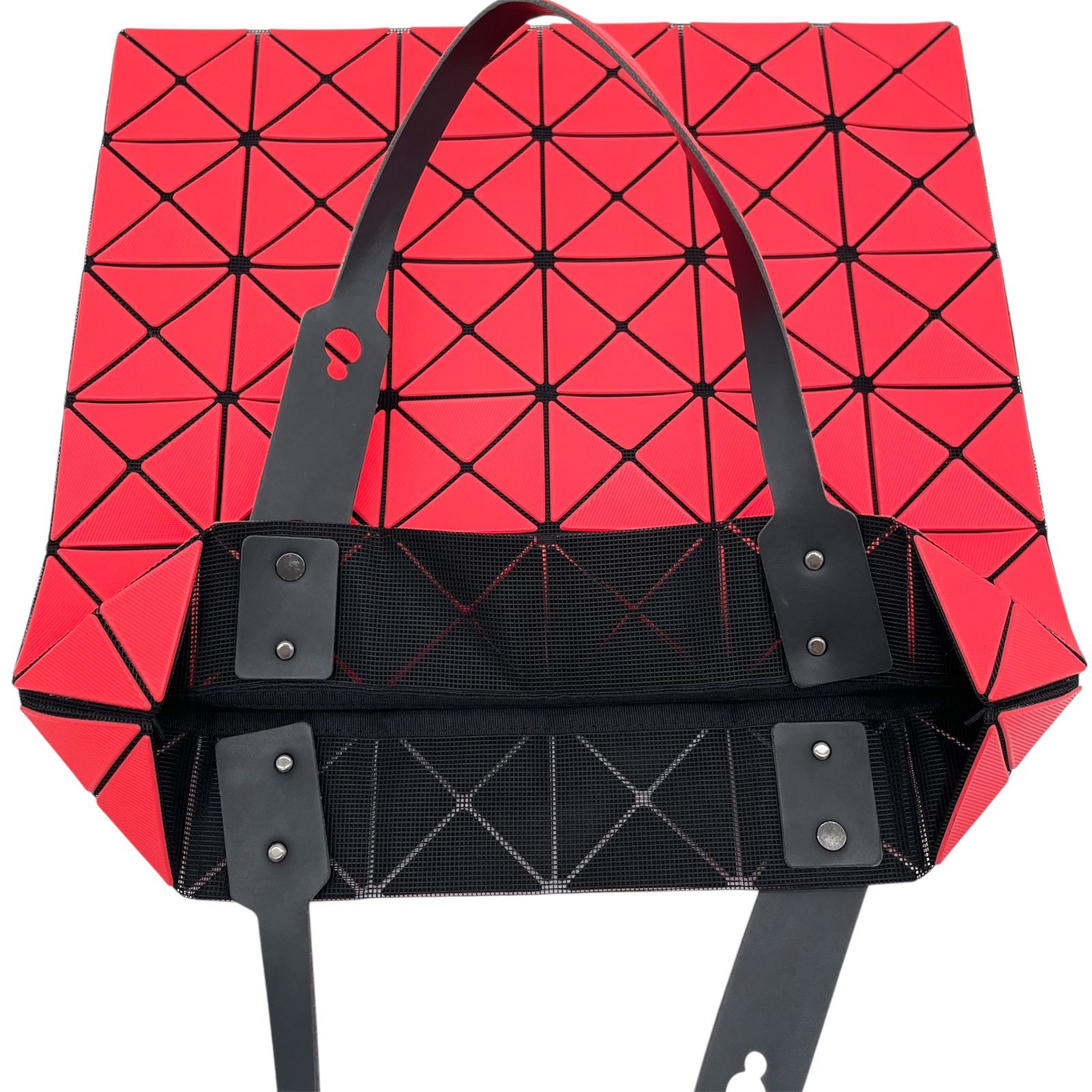 バオバオ BAO BAO ISSEY MIYAKE レッド クラッチバッグ 最終価格】BAO BAO ISSEY MIYAKE バオバオ イッセイミヤケ