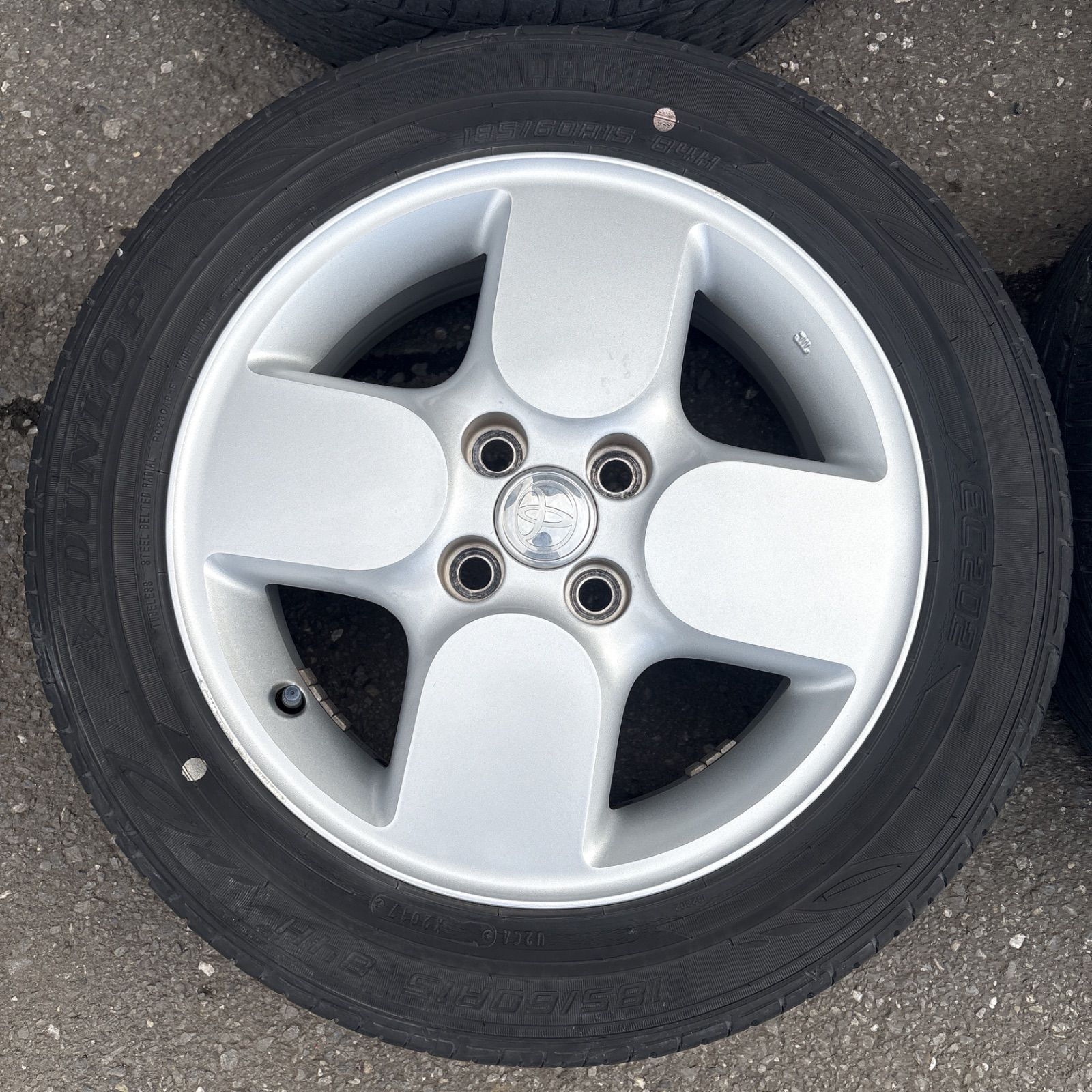 シエンタ 純正ホイールタイヤセット