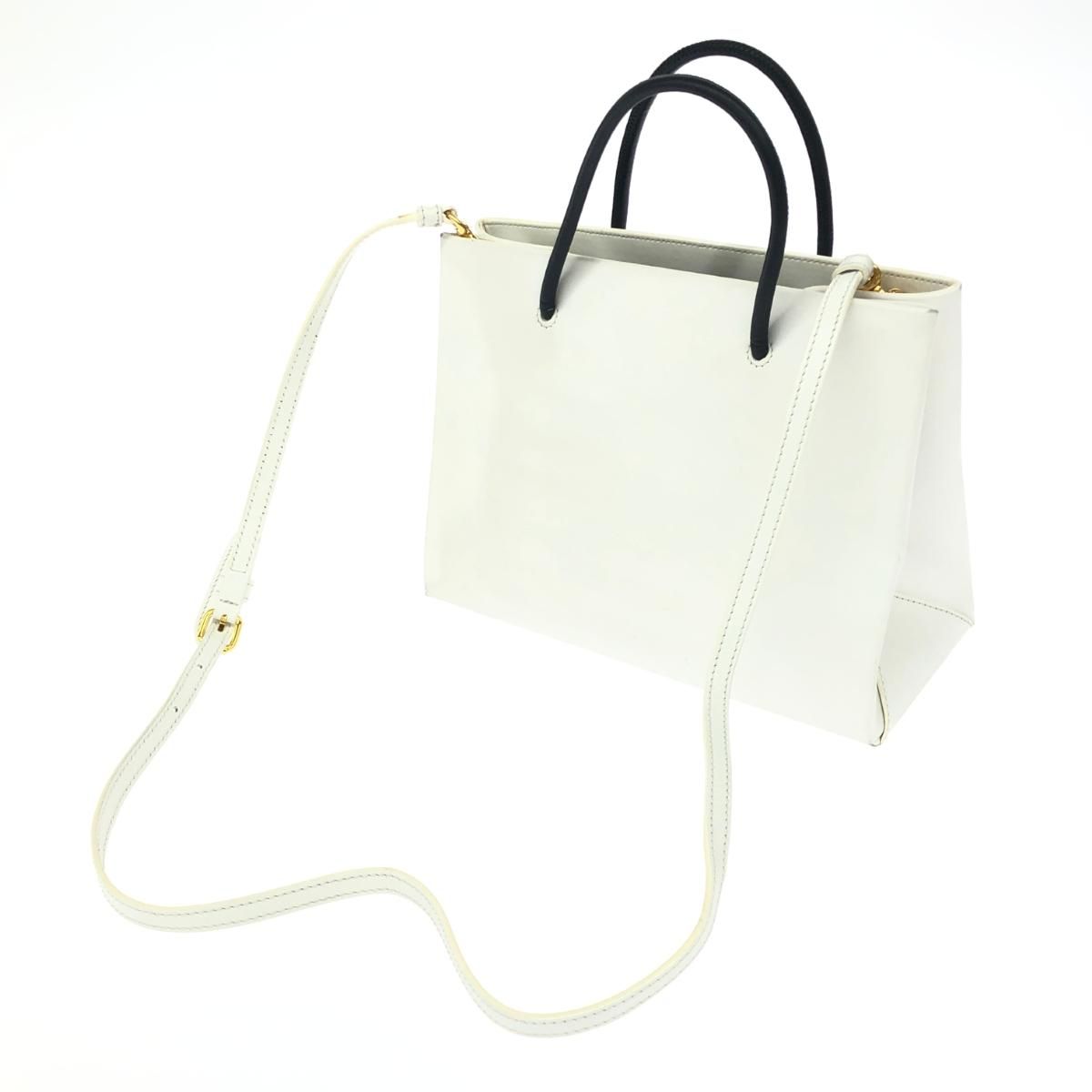 MOSCHINO　モスキーノ　ハンドバッグ　ショルダー　ホワイト　オフホワイト 楽天市場】モスキーノ MOSCHINO JC4317PP9EKB100A ショルダー