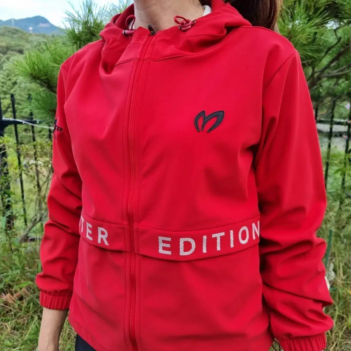 最安価に挑戦！ マスターバニーエディション レディース フード ウインドブレーカー 生命