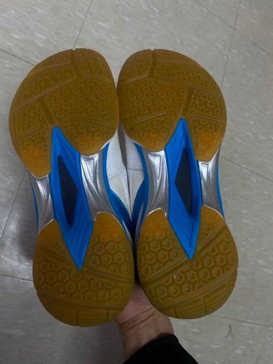ヨネックス YONEX