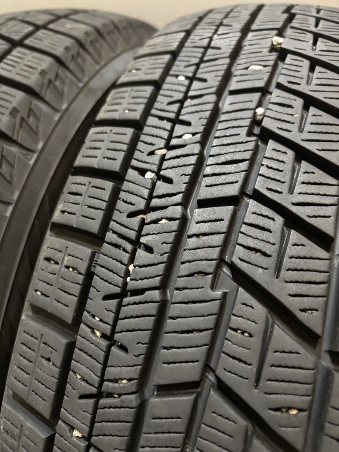 175|65R15 YOKOHAMA|ice GUARD iG60 23年製 スタッドレス 4本 ヨコハマ アイスガード アクア ヤリス フィット 4-K356 TRITUETUBI_COM