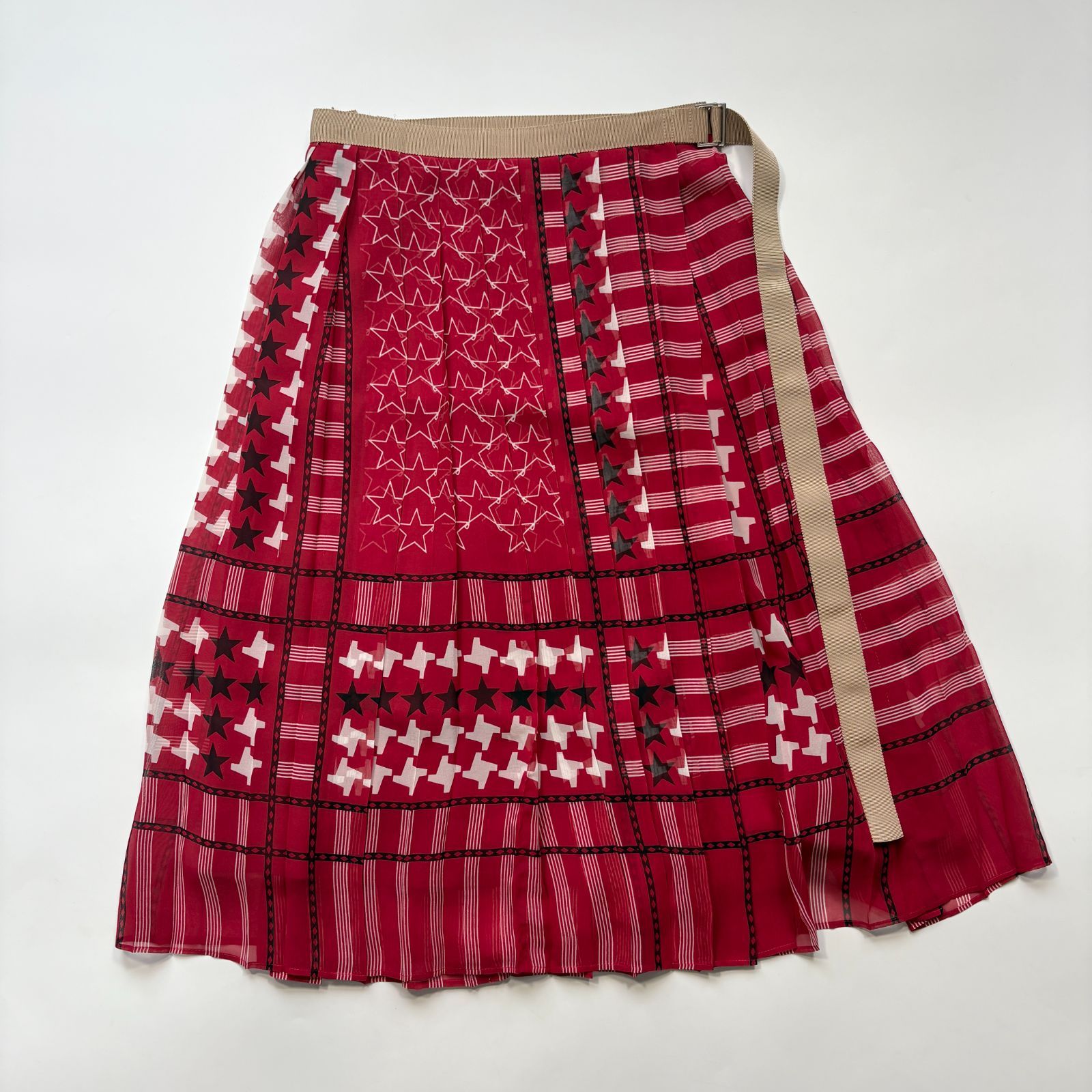 【美品】sacai サカイ スタープリント プリーツ ラップ スカート 美品】sacai サカイ 赤 スター プリント プリーツ ラップ スカート