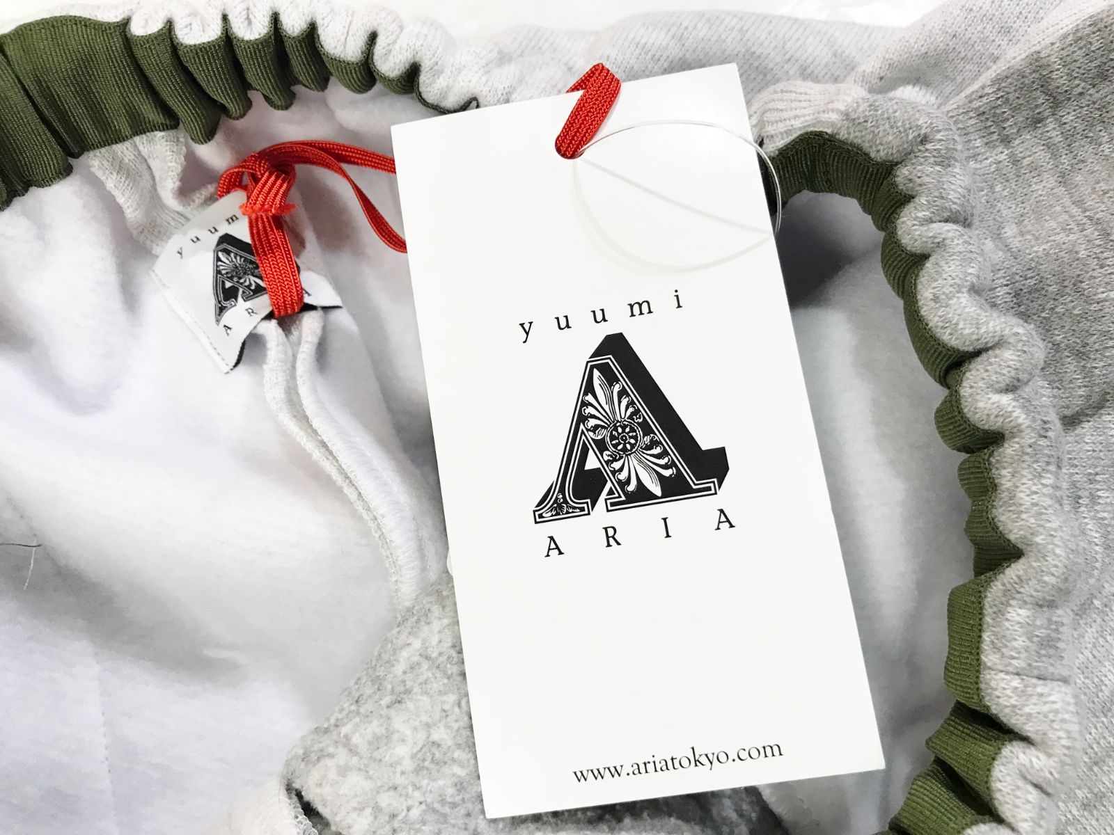 YuumiARIA トレーナー スウェット REMAKE EMBROIDERY SWEAT 未使用 