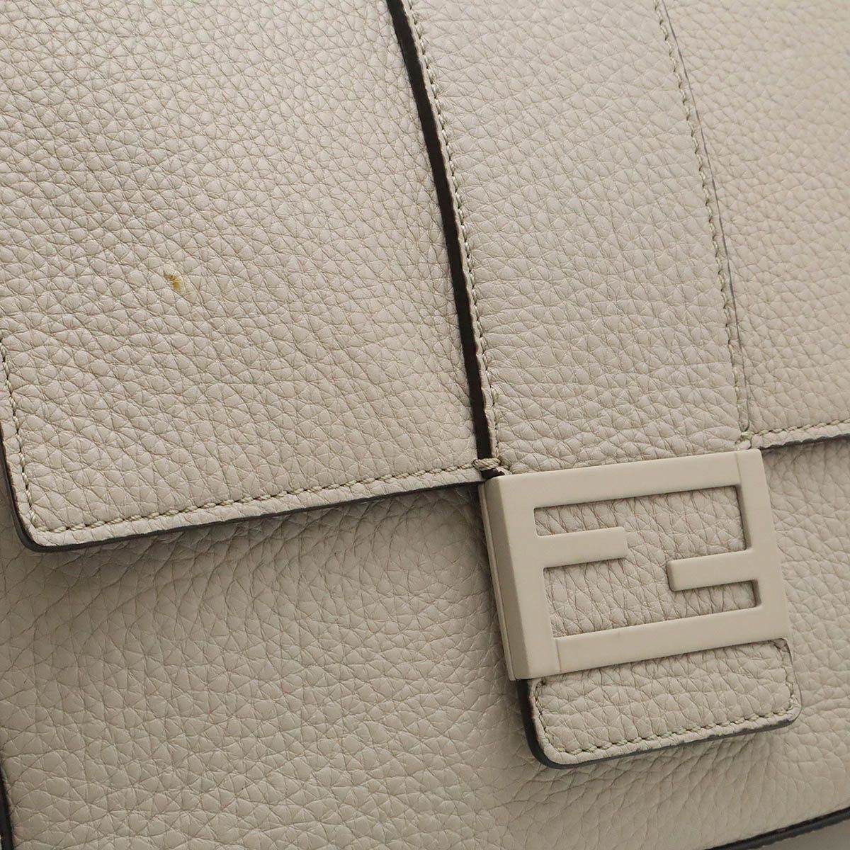 FENDI フェンディ バゲット メッセンジャーバッグ ショルダーバッグ  